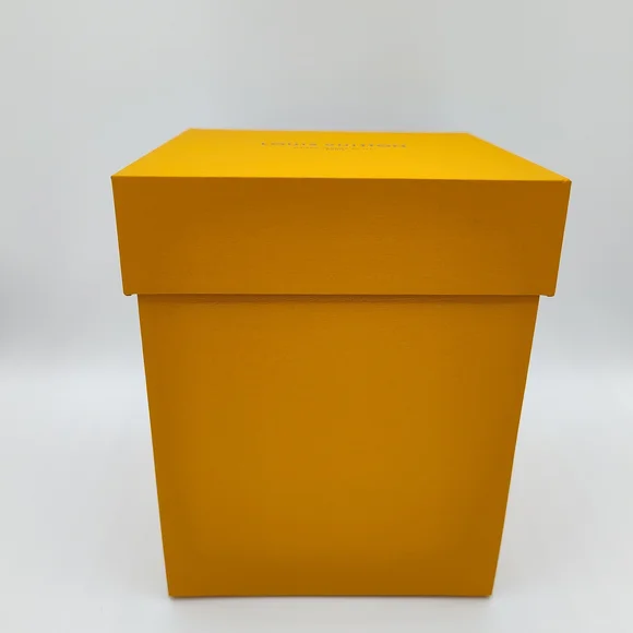 Louis Vuitton Vivienne Snow Globe Trunk Monogram Music Box NIB AUTHENTIC - Picture 4 of 9